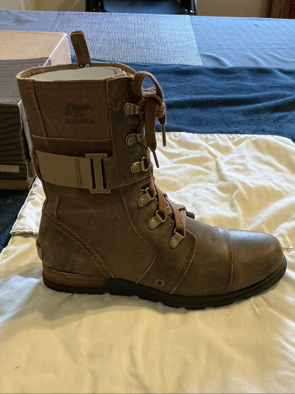 Sorel Women's Brown Lace-Up Suede & Leather Combat Boot